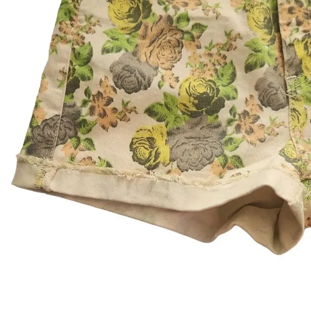 Sound Check Women's Size 11 Cream Pink Floral High Waist Shorts